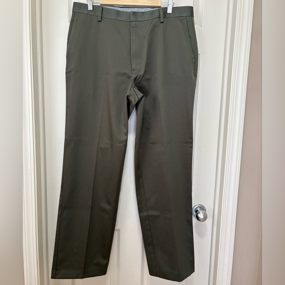 Docker’s Men's Olive Green Pants